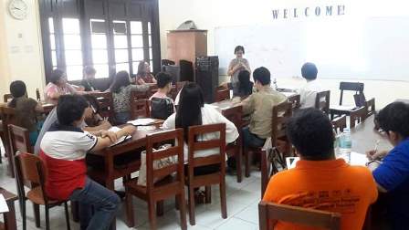 Prof. Calingasan handles a session